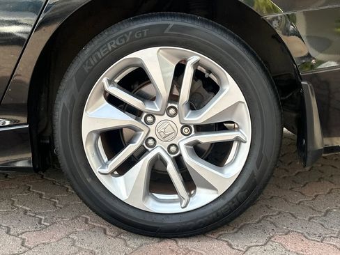 Used 2018 Honda Accord LX image 18