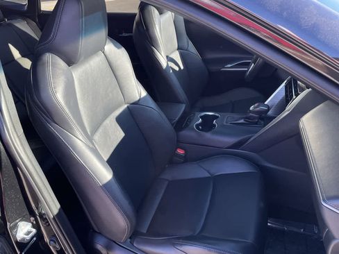 Used 2022 Toyota Venza XLE image 14