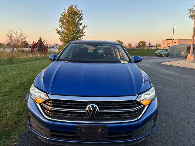Used 2023 Volkswagen Jetta SE FWD image 3