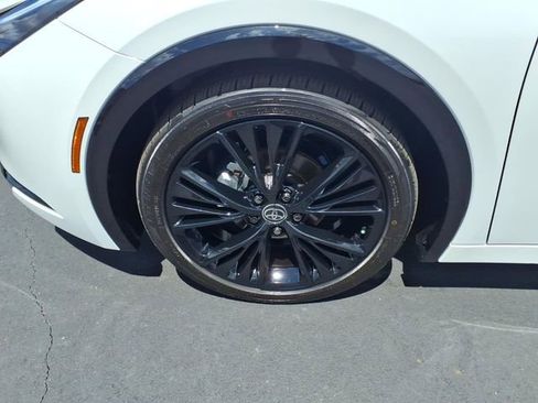 Used 2026 Toyota Prius FWD image 4