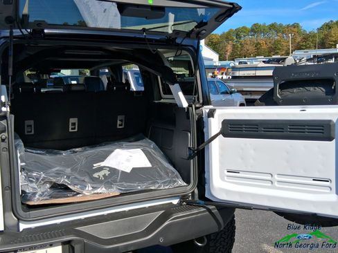 New 2025 Ford Bronco Raptor image 13