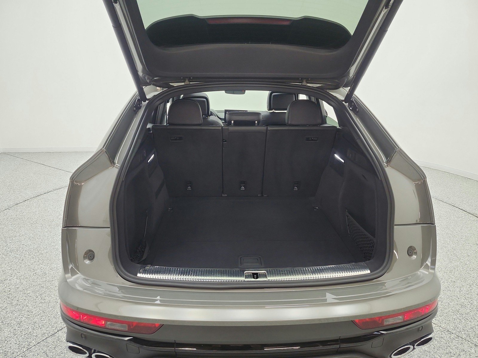 Used 2023 Audi SQ5 Premium Plus w/ Premium Plus Package AWD/4WD image 21