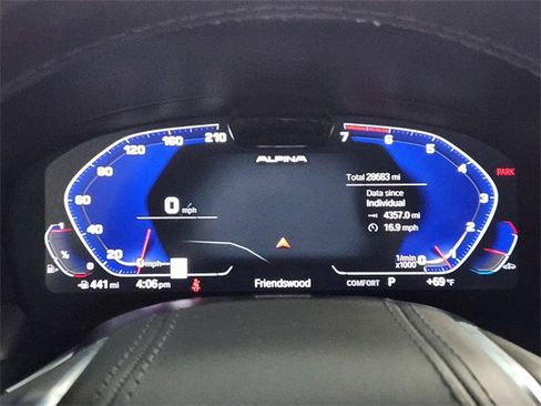 Used 2022 BMW ALPINA B7 xDrive w/ Luxury Rear Seating Package image 16