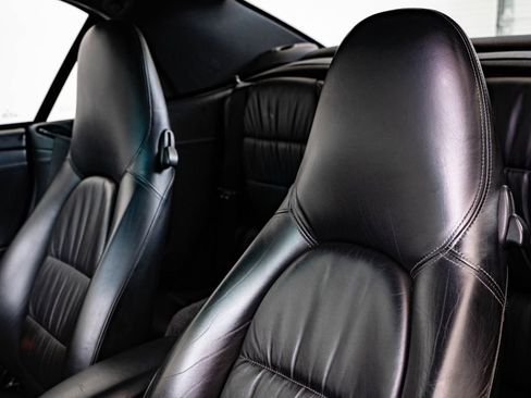 Used 2001 Porsche 911 Carrera RWD image 21