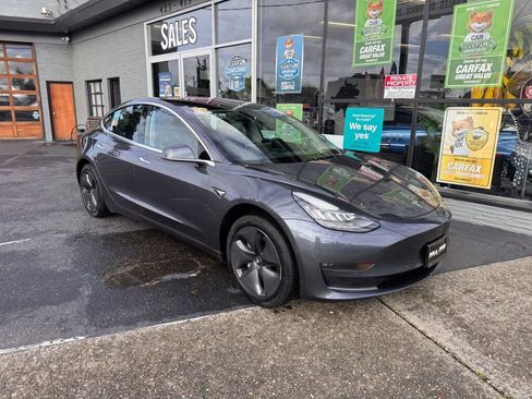 Used 2018 Tesla Model 3 Long Range image 3