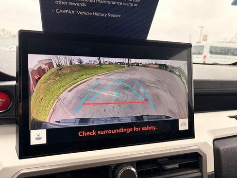 Used 2024 Toyota Tacoma TRD Off-Road image 20