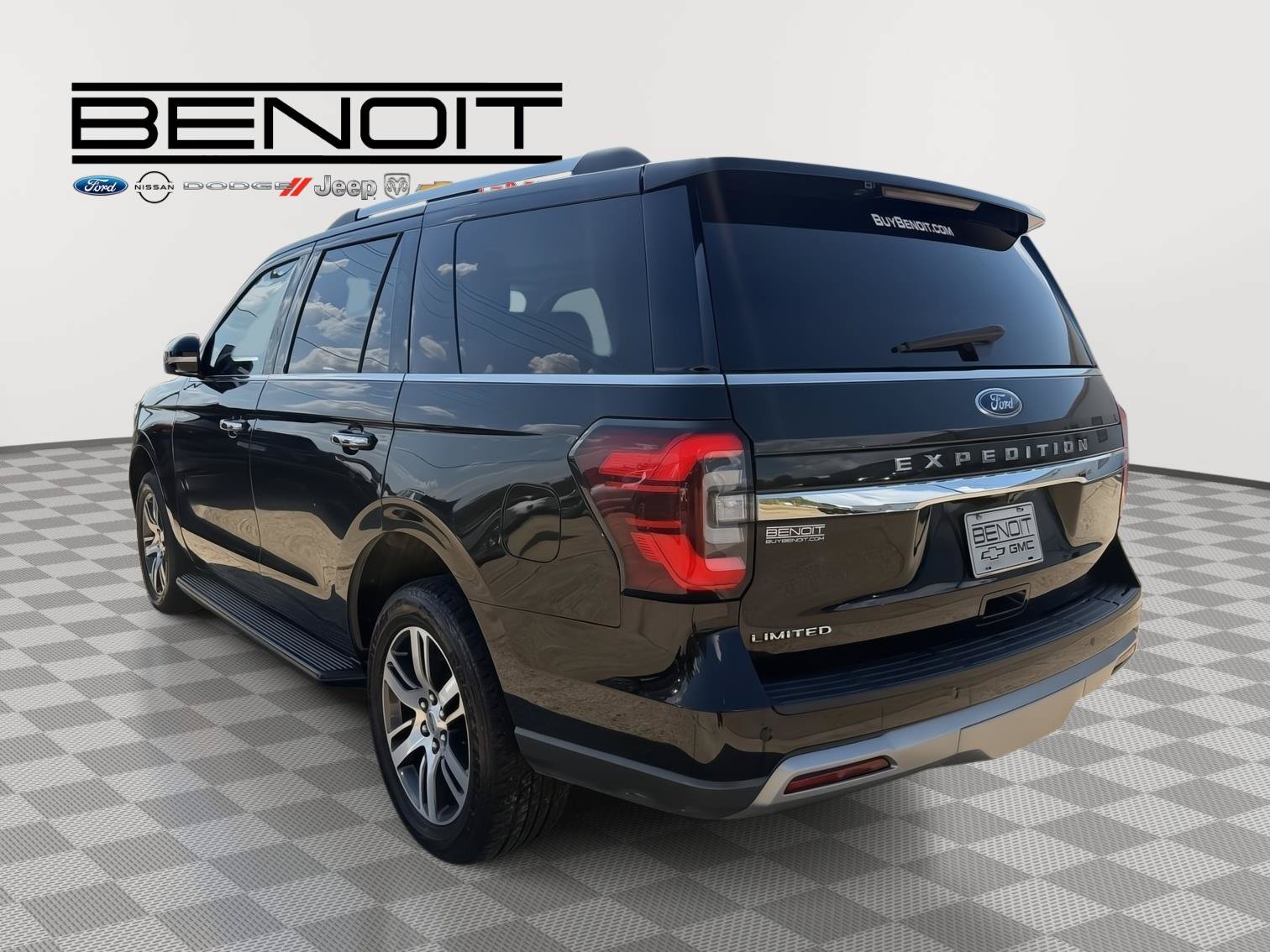 Used 2024 Ford Expedition Limited AWD/4WD image 3