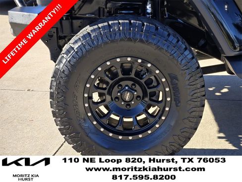 Used 2019 Jeep Wrangler Unlimited Sahara image 18