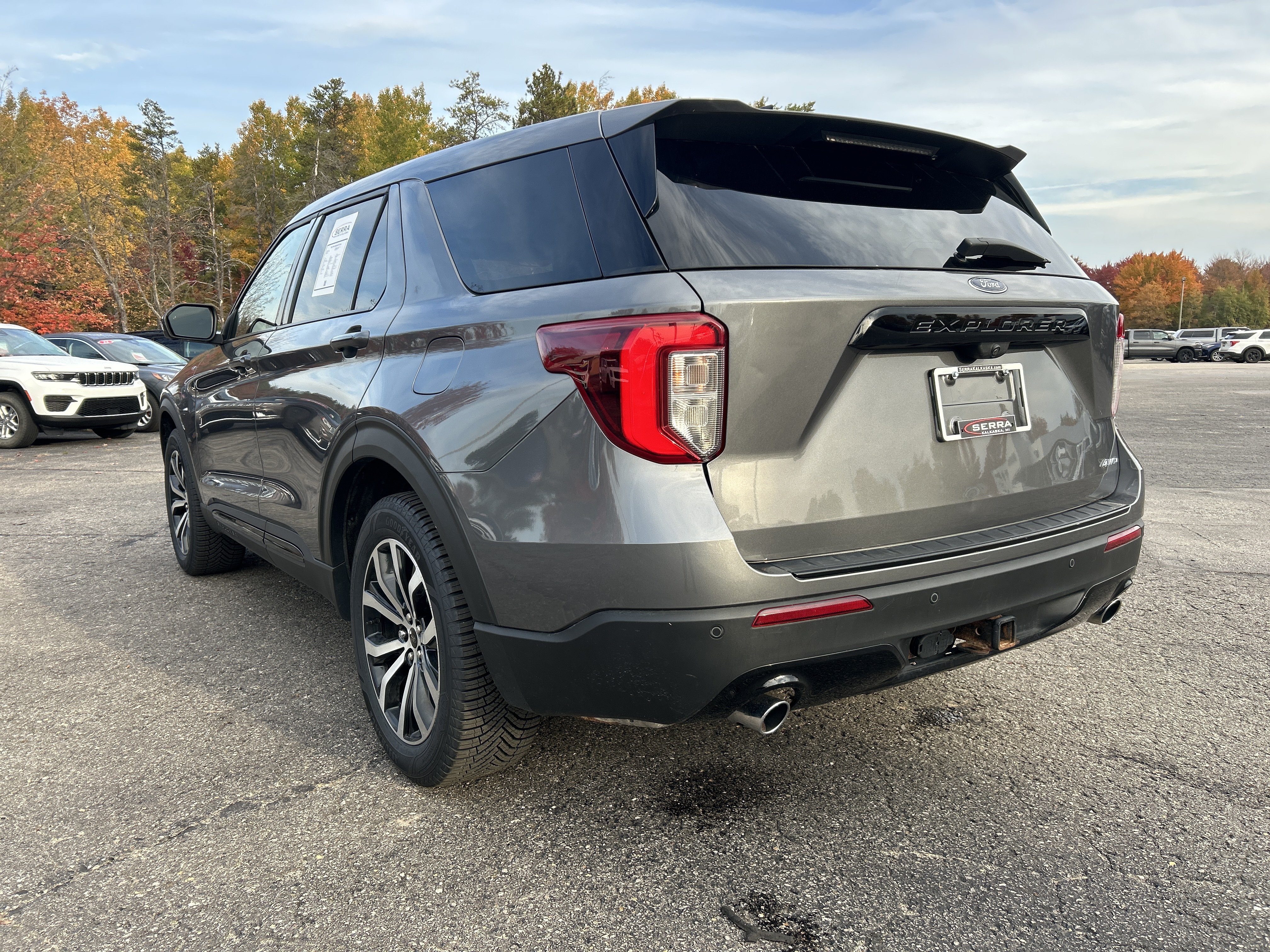 Used 2022 Ford Explorer ST-Line w/ Class IV Trailer Tow Package AWD/4WD image 5