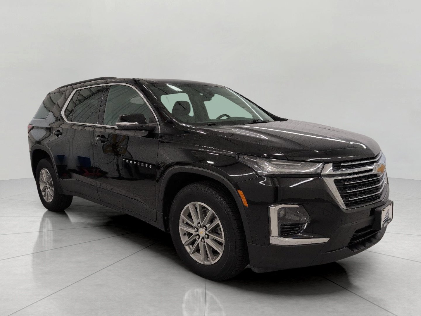Used 2023 Chevrolet Traverse LT AWD/4WD image 1