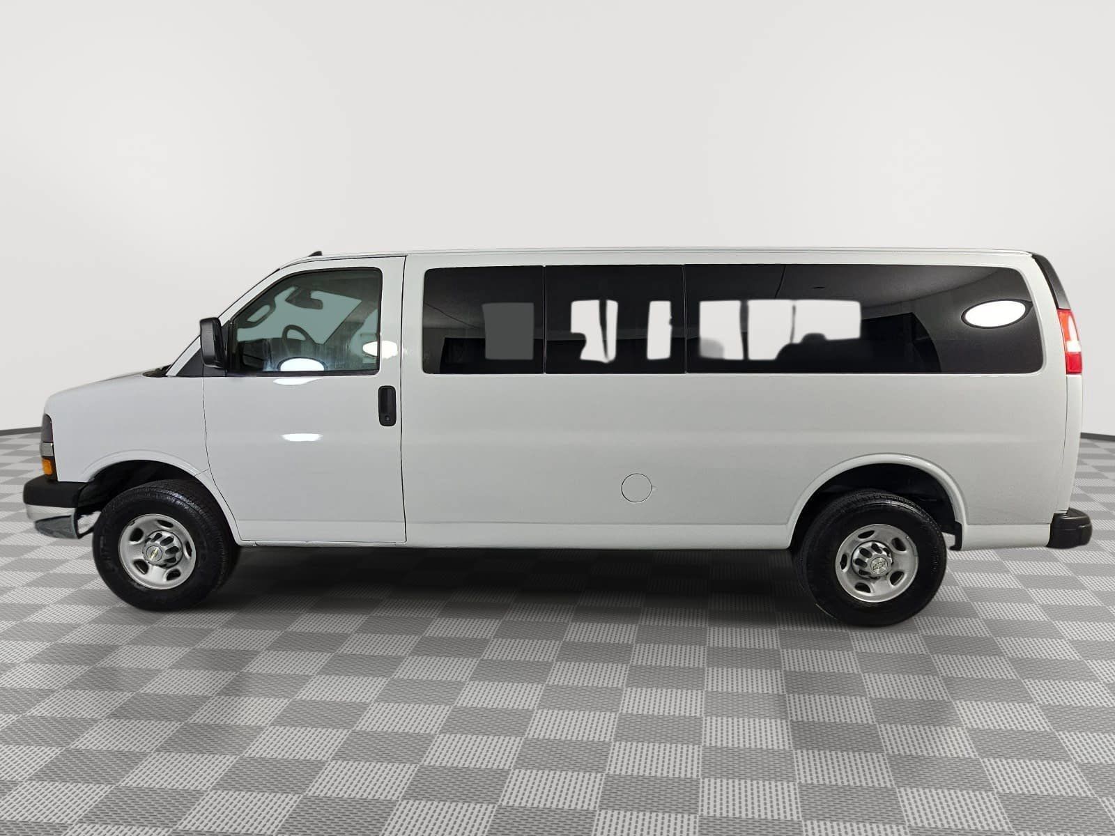 Used 2024 Chevrolet Express 3500 LS RWD image 5