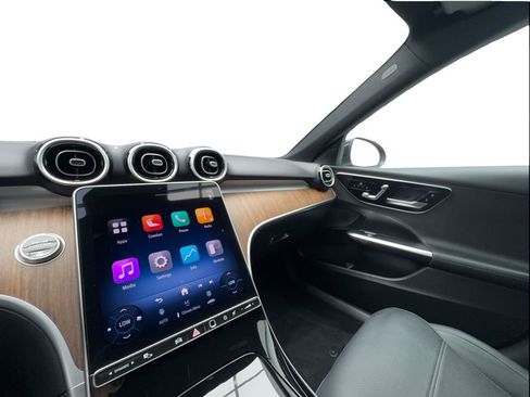 Used 2025 Mercedes-Benz C 300 Sedan image 41
