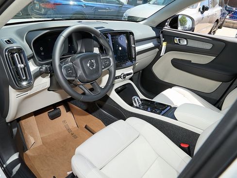 New 2025 Volvo XC40 B5 Plus w/ Protection Package Premier image 11