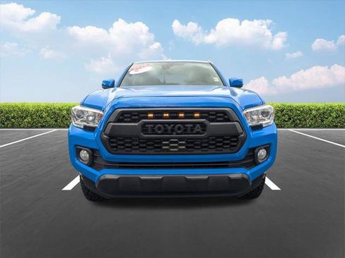 Certified 2020 Toyota Tacoma SR5 image 9