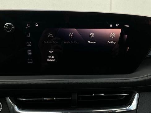 Used 2025 Buick Envista Preferred image 27