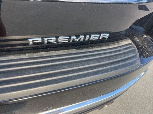Used 2024 Chevrolet Suburban Premier image 8