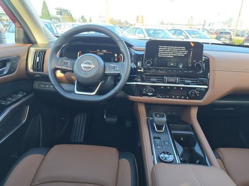 New 2025 Nissan Pathfinder Platinum image 20