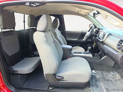 Used 2021 Toyota Tacoma SR5 image 15