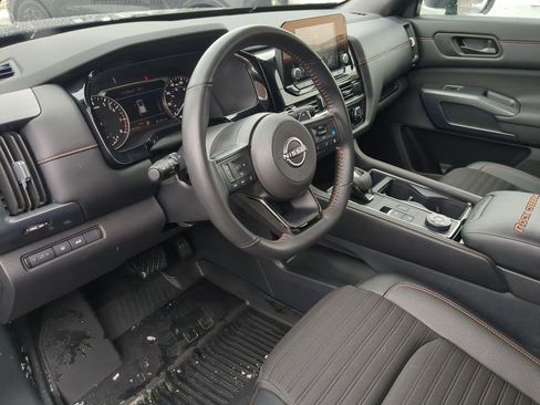 Used 2025 Nissan Pathfinder Rock Creek image 15