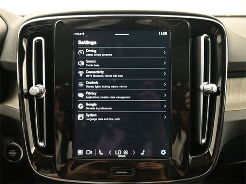 Used 2024 Volvo XC40 B5 Plus w/ Protection Package Premier image 16