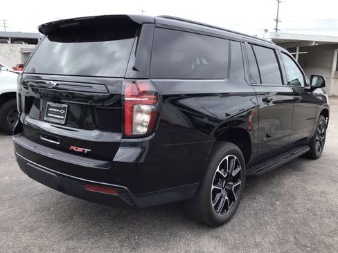 Used 2024 Chevrolet Suburban RST w/ Luxury Package image 5