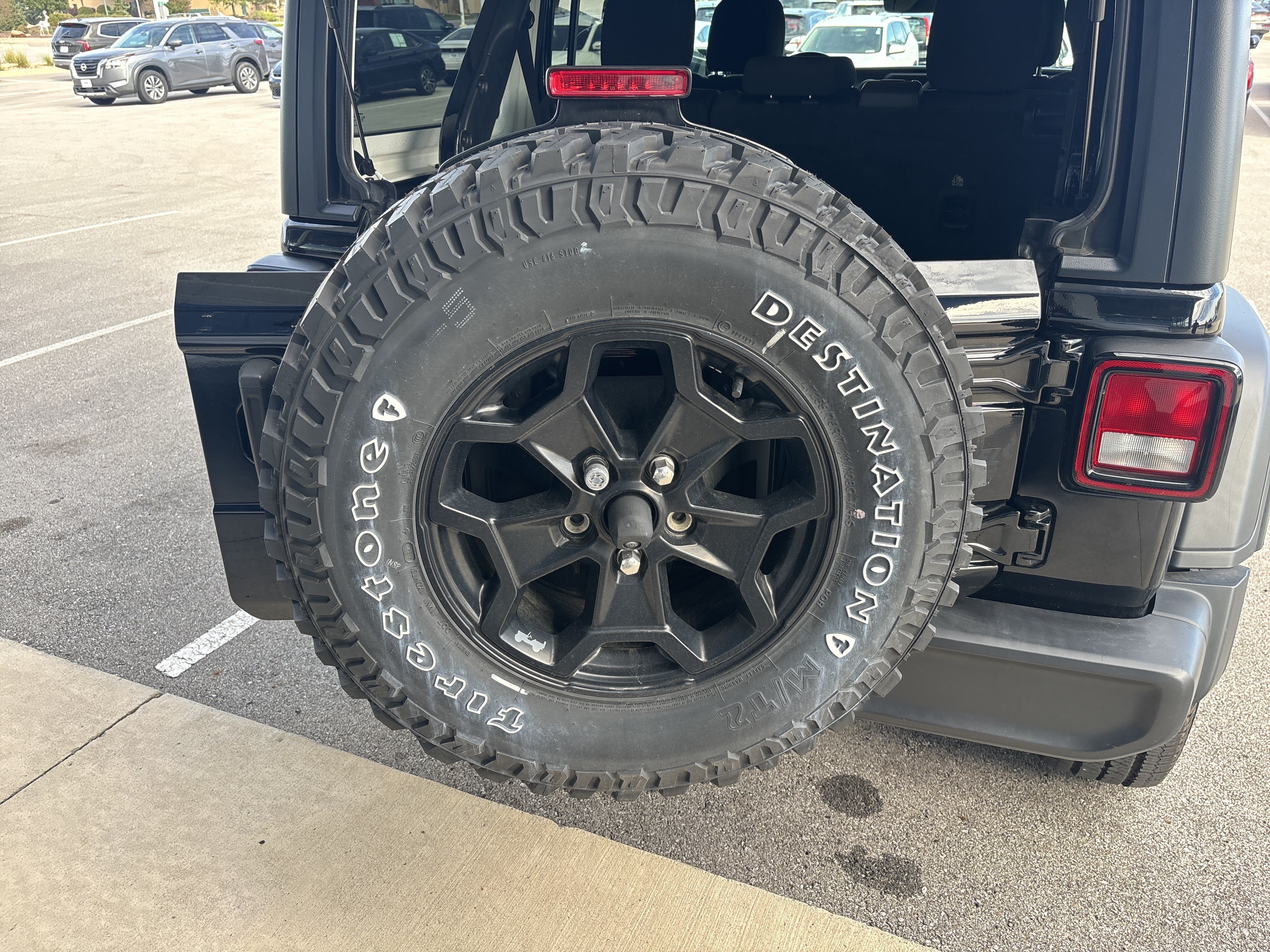 Used 2023 Jeep Wrangler Unlimited w/ Cold Weather Group AWD/4WD image 31