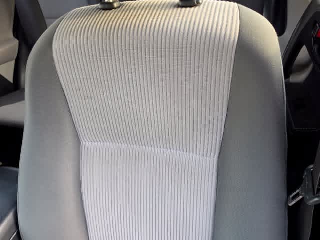 Used 2013 Toyota RAV4 LE FWD image 7