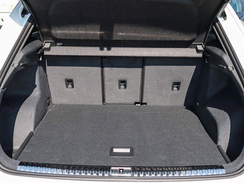 New 2025 Audi Q3 2.0T Premium image 38