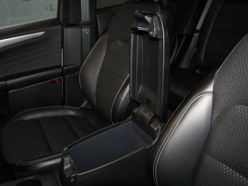 Used 2025 Ford Escape SE image 18