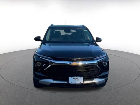 Used 2025 Chevrolet TrailBlazer LT image 4