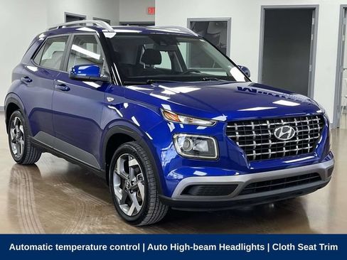 Used 2021 Hyundai Venue SEL FWD image 3