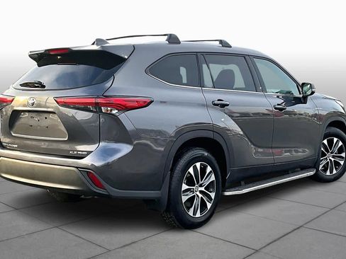Used 2022 Toyota Highlander XLE image 13