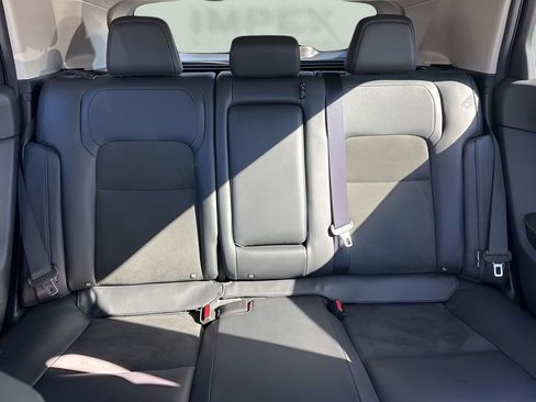 Used 2023 Nissan Ariya AWD image 12