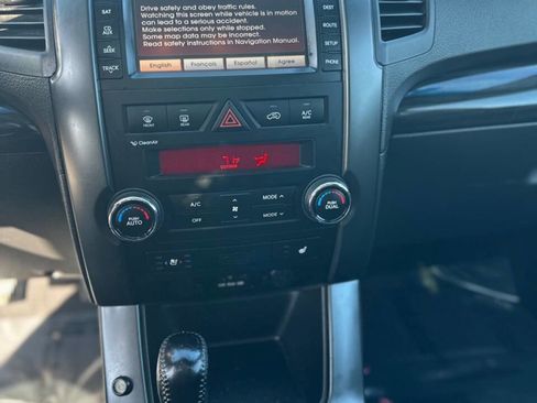 Used 2013 Kia Sorento SX w/ SX Premium Pkg AWD/4WD image 17