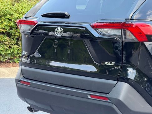 Used 2024 Toyota RAV4 XLE FWD image 13