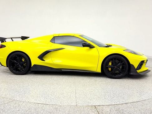 Used 2021 Chevrolet Corvette Stingray Premium Conv w/ Z51 Performance Package RWD image 4