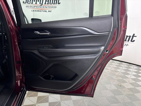 Used 2023 Jeep Grand Cherokee L Laredo RWD image 26