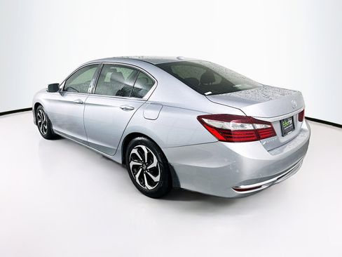 Used 2016 Honda Accord EX image 5