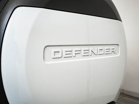Used 2023 Land Rover Defender 110 X-Dynamic SE image 20