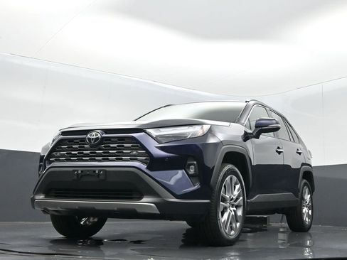 Used 2023 Toyota RAV4 Limited image 8