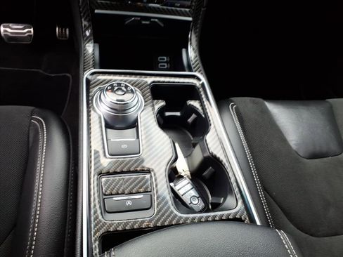 Used 2020 Ford Edge ST image 18