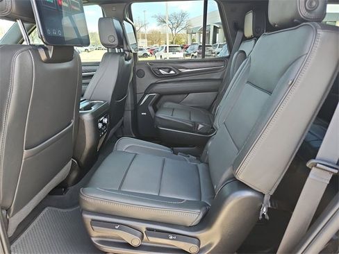 Used 2024 GMC Yukon Denali w/ Advanced Technology Package image 25