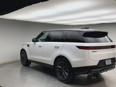 Used 2024 Land Rover Range Rover Sport SE AWD/4WD image 4