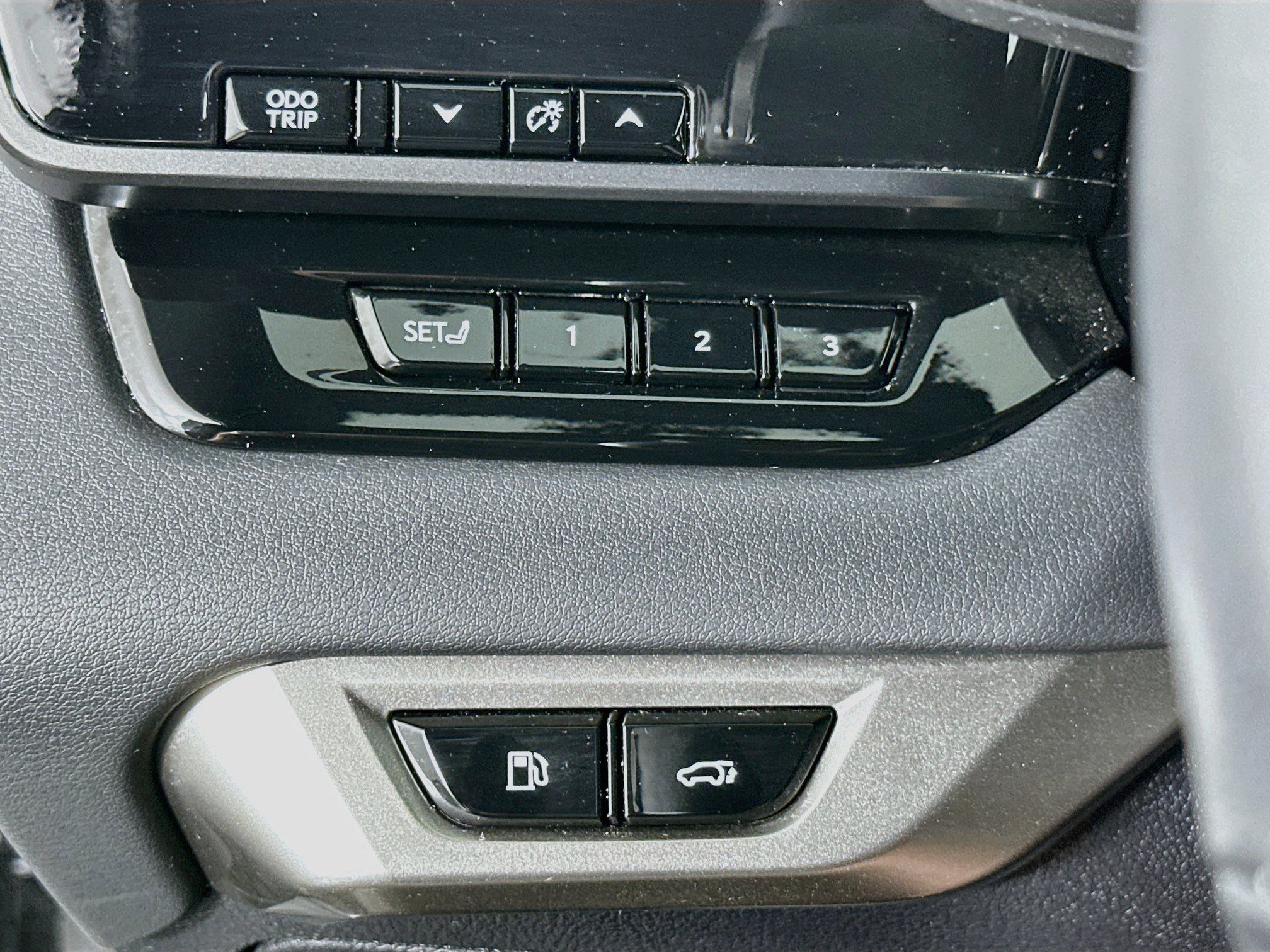 Used 2024 Lexus RX 350 Premium Plus w/ Convenience Package FWD image 17