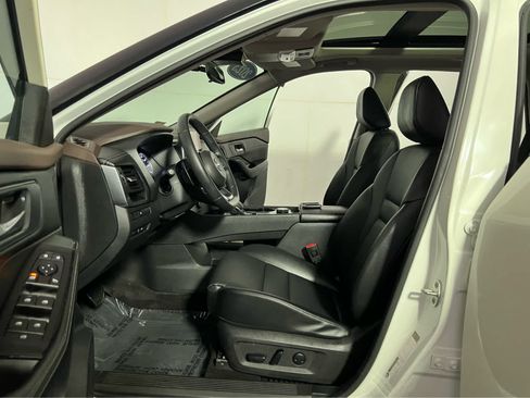 Certified 2023 Nissan Rogue SV w/ SV Premium B Package AWD/4WD image 22