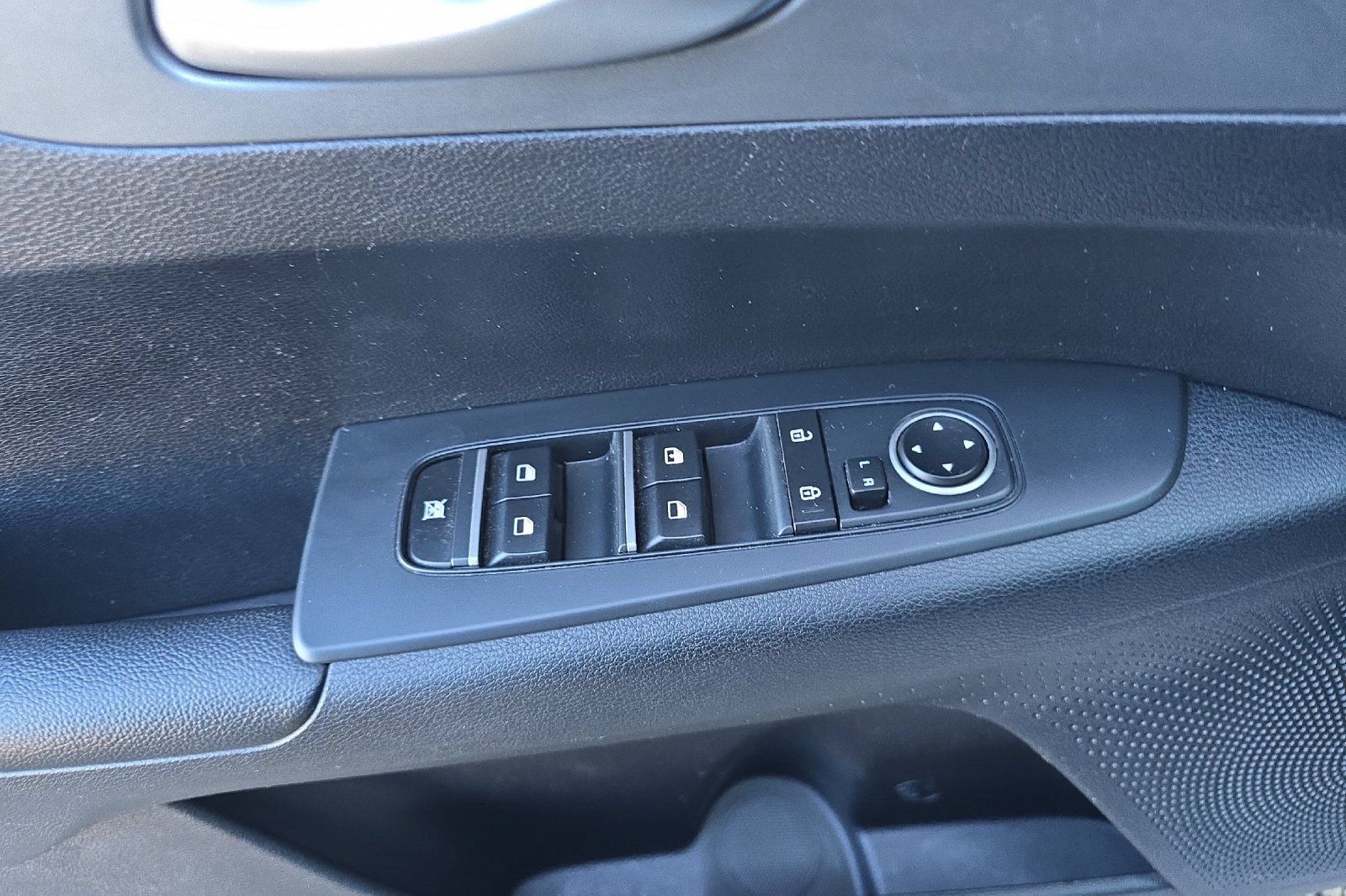 Used 2019 Kia Forte LXS FWD image 8