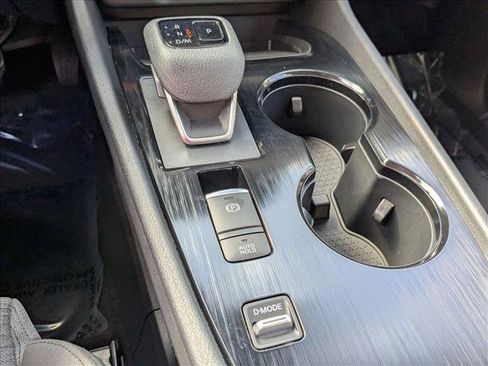 Used 2023 Nissan Rogue SV image 12