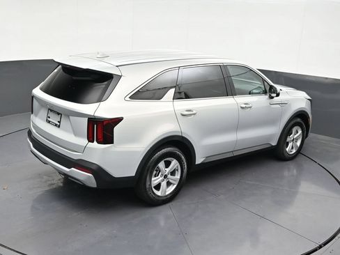 Used 2026 Kia Sorento LX FWD image 22