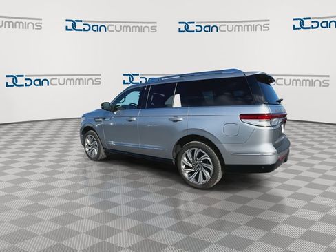 Used 2023 Lincoln Navigator Reserve AWD/4WD image 6