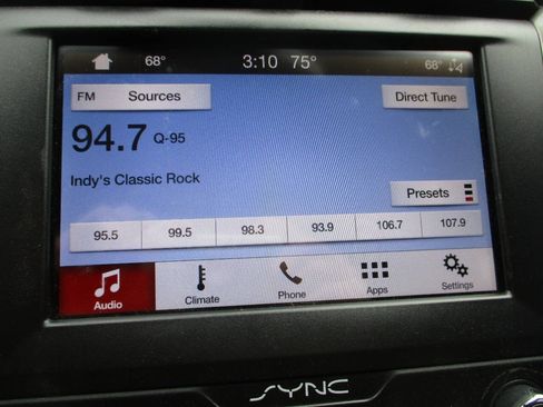 Used 2019 Ford Fusion SE FWD image 17